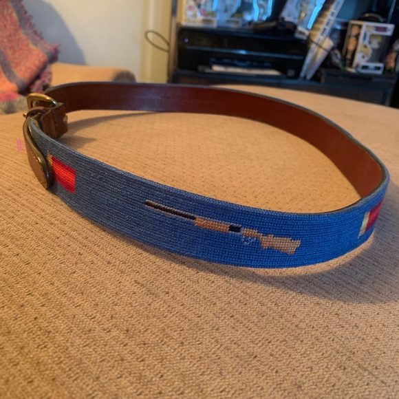Smathers and Branson shotgun and shell needlepoint belt - Picture 3 of 10
